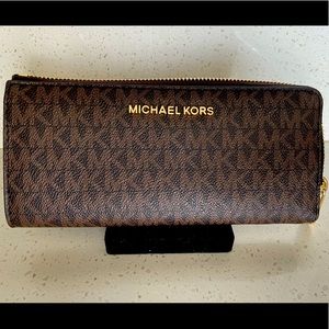 Brand New Michael Kors Large Wallet